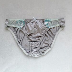 US-XXL/JP-5L Japanese Floral Embroidery Shiny Smooth Tricot Nylon Panties